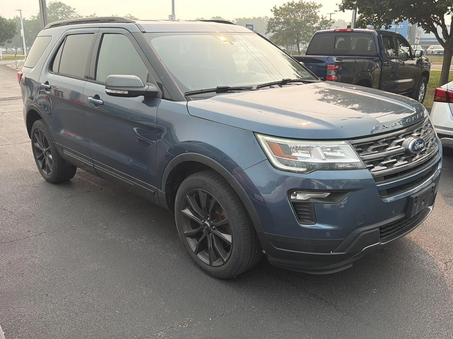 Used 2018 Blue Ford XLT image 3