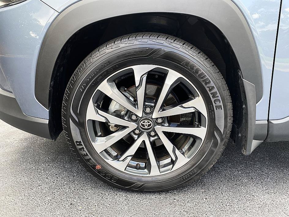 Used 2025 Celestite Toyota XLE image 9