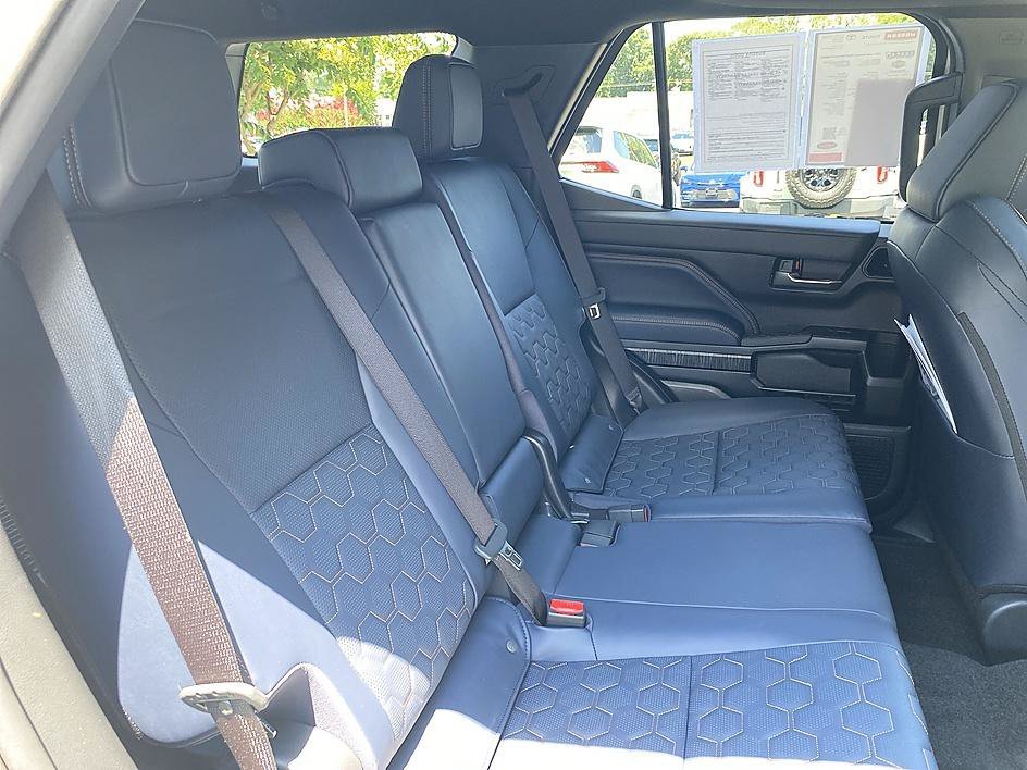 Used 2026 Wind Chill Pearl Toyota Hybrid Limited image 22