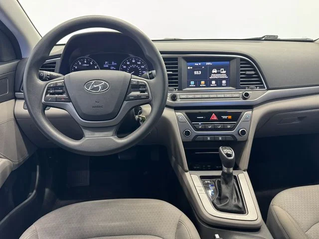 Used 2017 Shale Gray Metallic Hyundai SE image 3