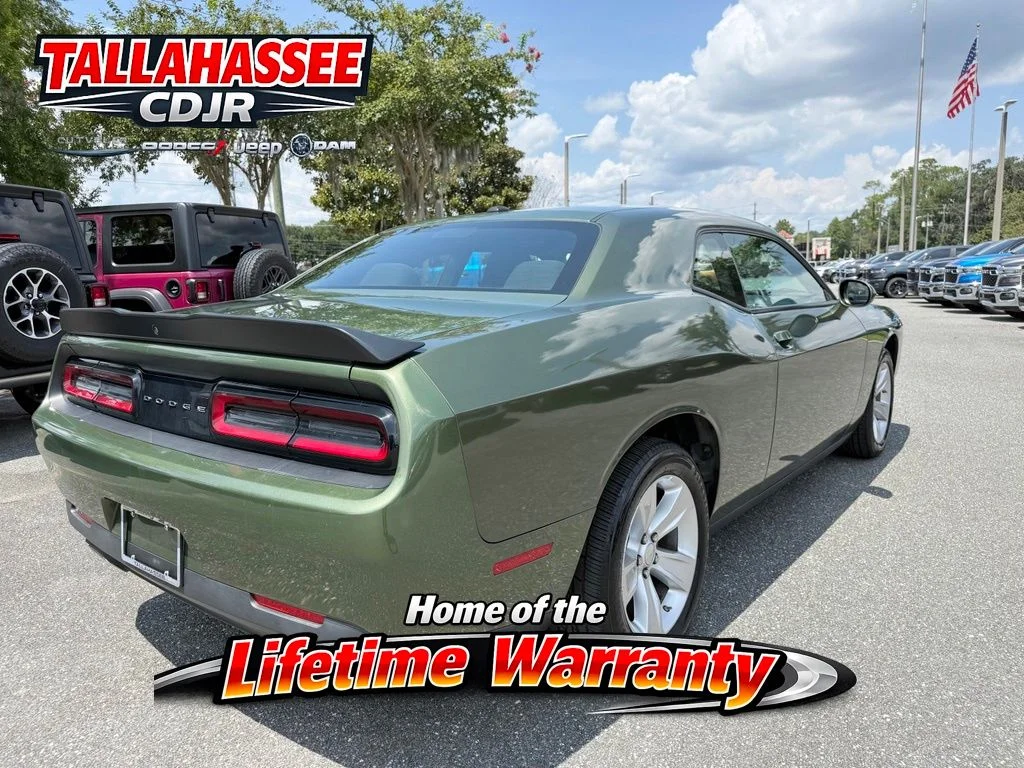 Used 2023 Green Dodge SXT image 3