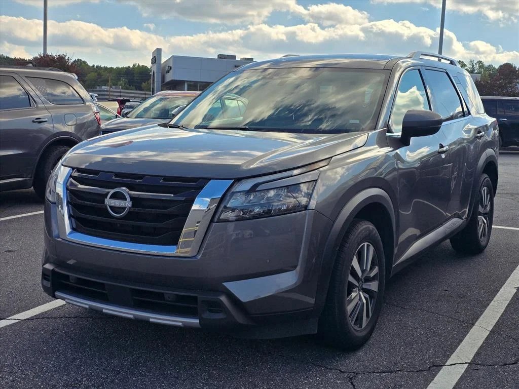 Used 2025 Gray Nissan SL image 2