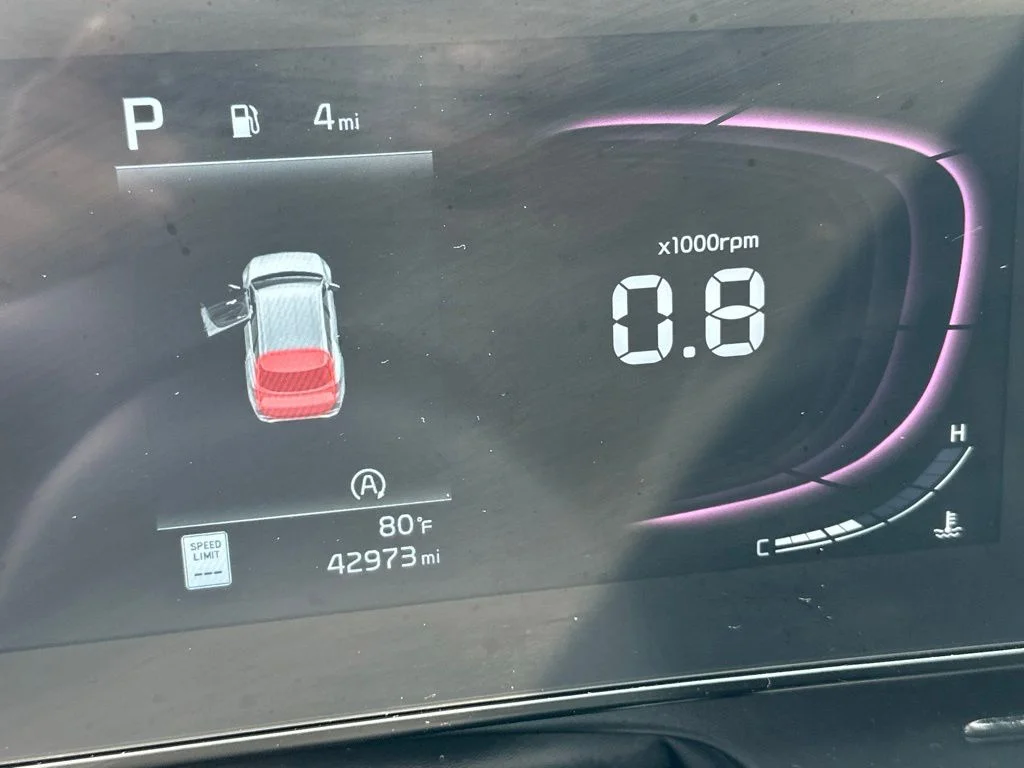 Used 2023 Black Kia X-Line image 12