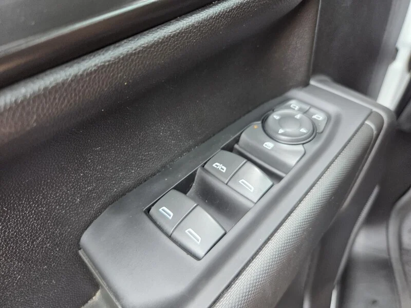 Used 2022 Summit White CHEVROLET CUSTOM image 28