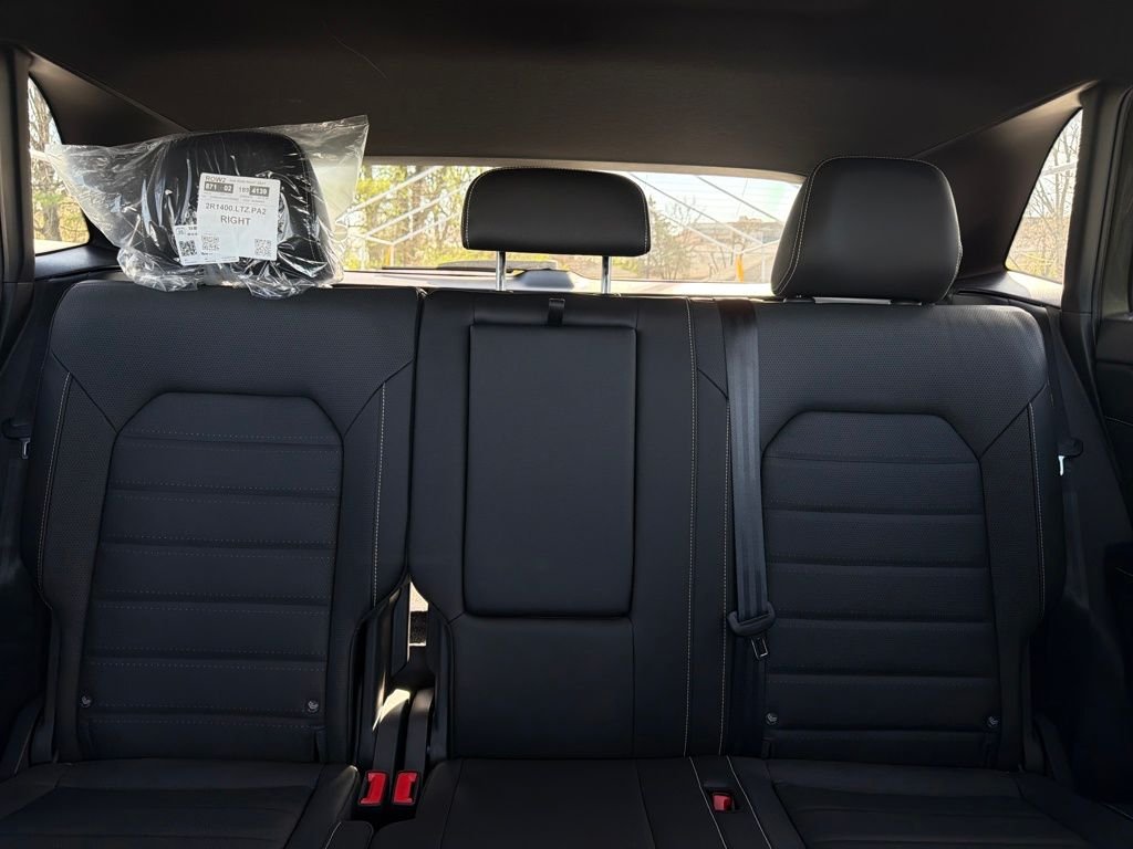 New 2026  Volkswagen 2.0T SEL R-Line Black image 36