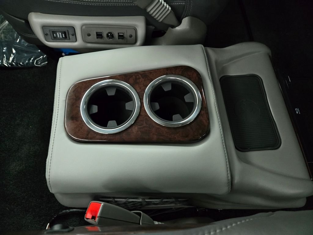 Used 2021 White Fade Chevrolet Explorer Limited SE image 19