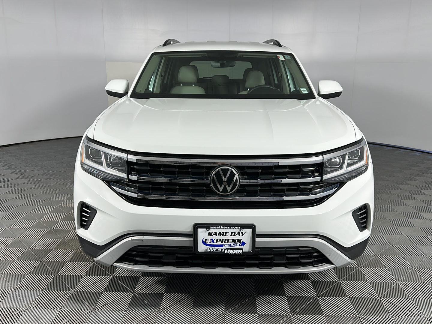 Used 2022 Pure White Volkswagen 2.0T SE image 13