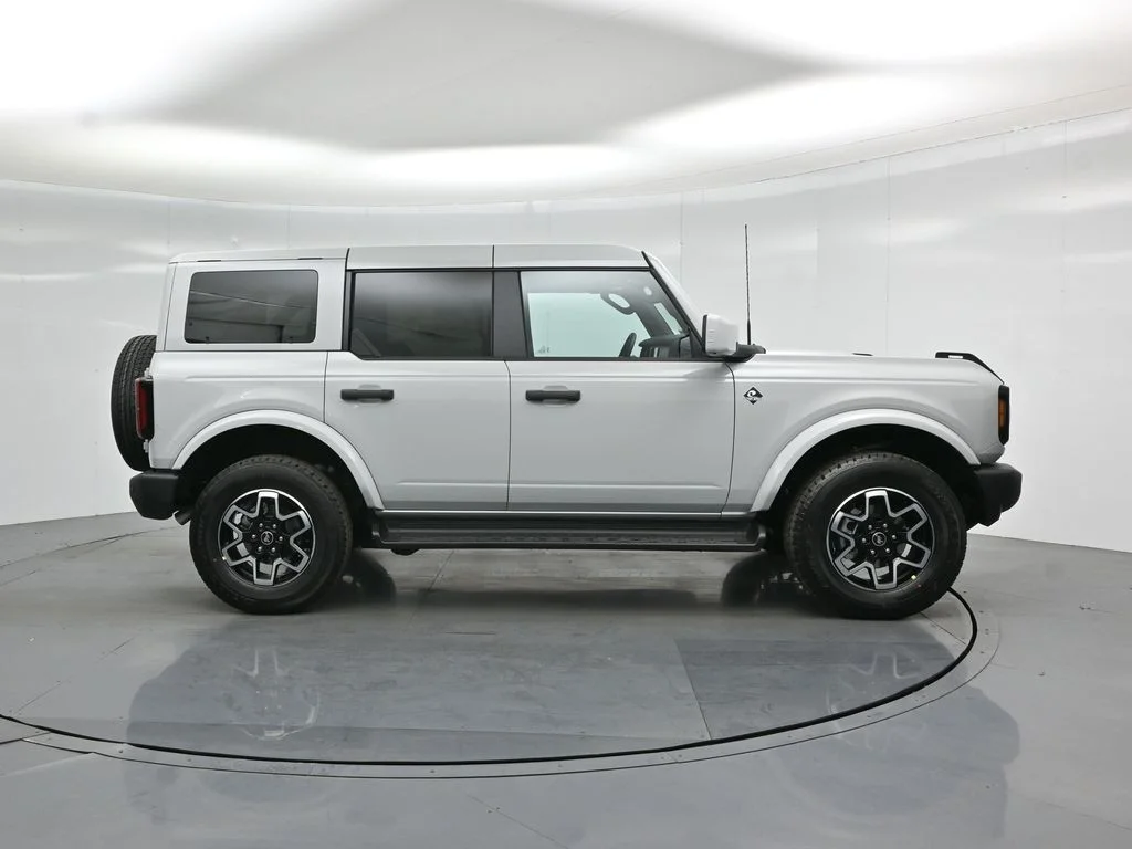 New 2026 Avalanche Gray Ford Outer Banks image 25