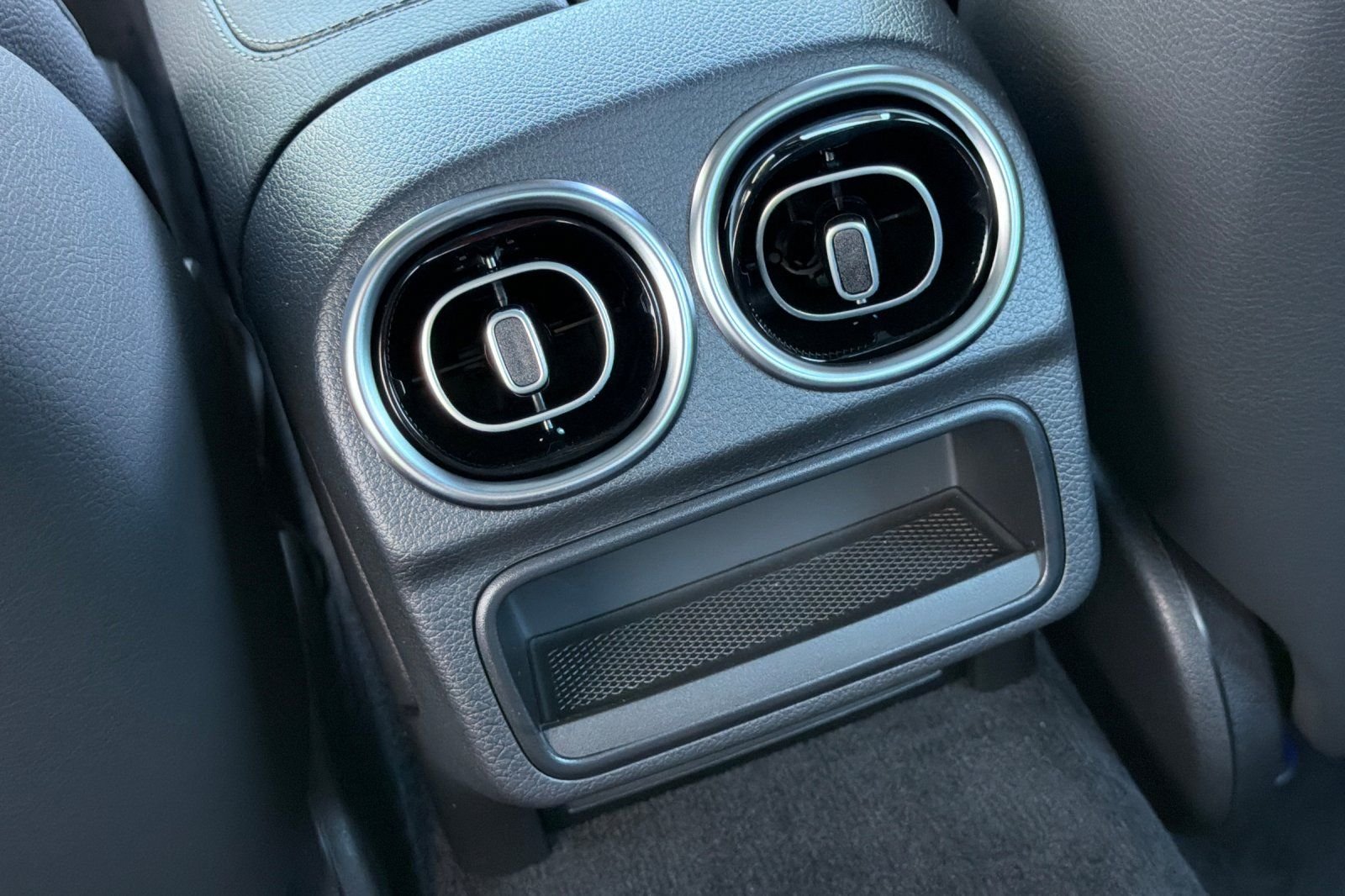 New 2026 Polar White Mercedes-Benz C 300 image 24