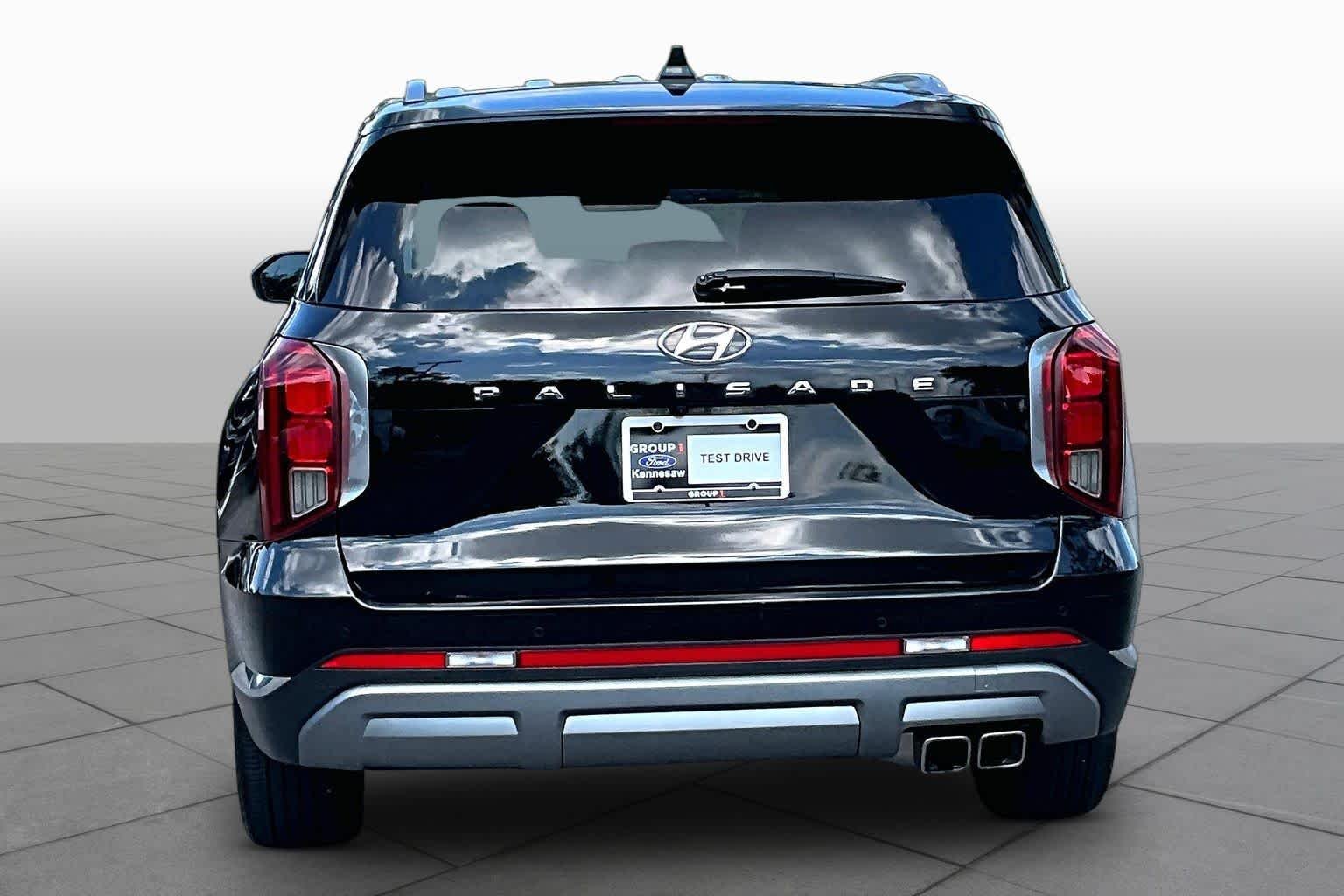Certified Used 2023 Abyss Black Pearl Hyundai Limited image 5