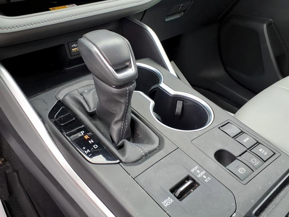 Used 2023 Moon Dust Toyota XLE image 23
