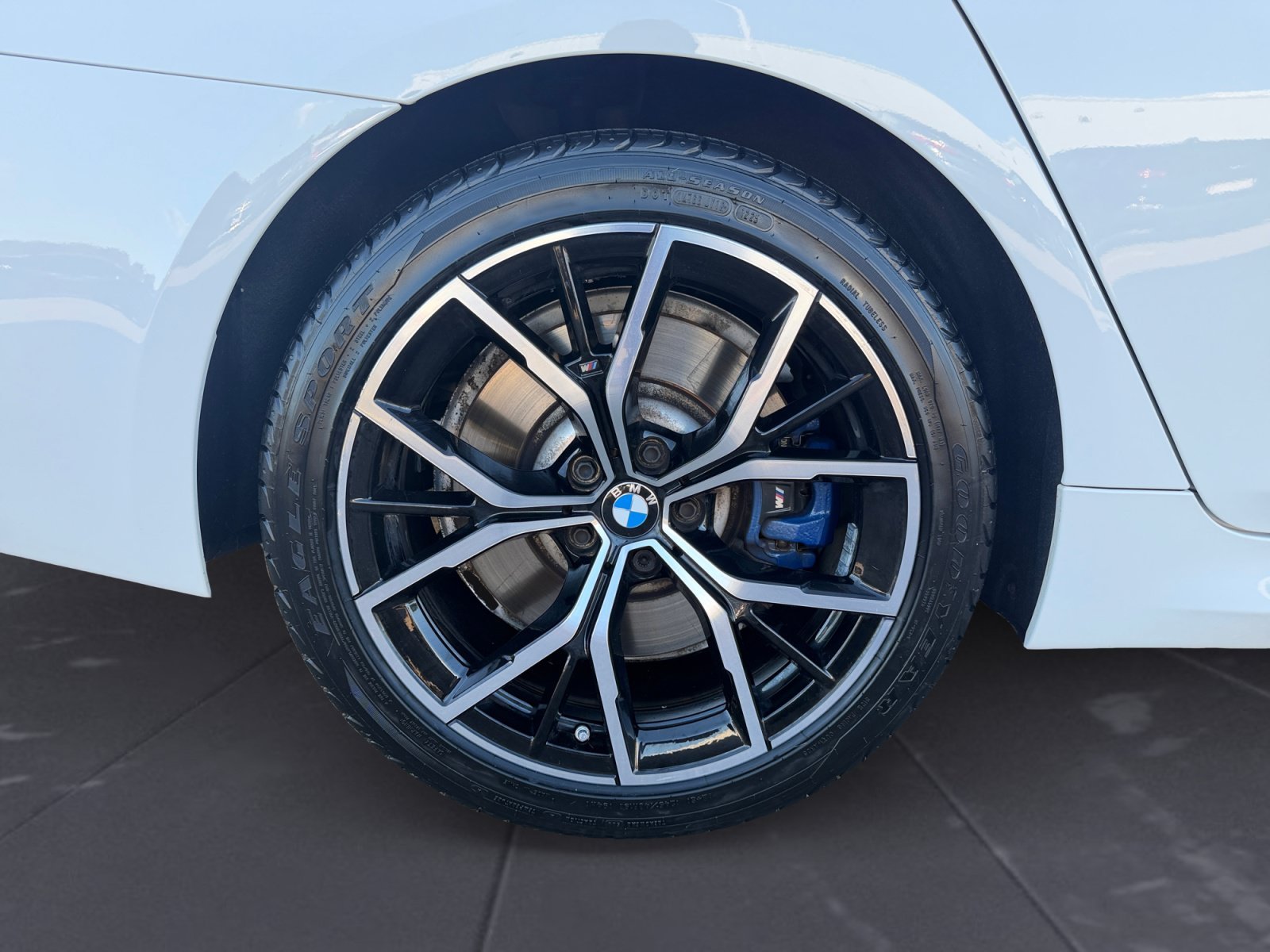 Used 2023 Alpine White BMW 540i xDrive image 47