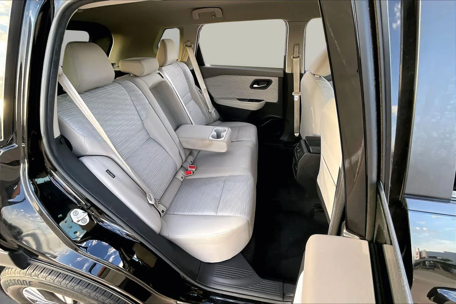 Used 2023 Super Black Nissan SV image 18
