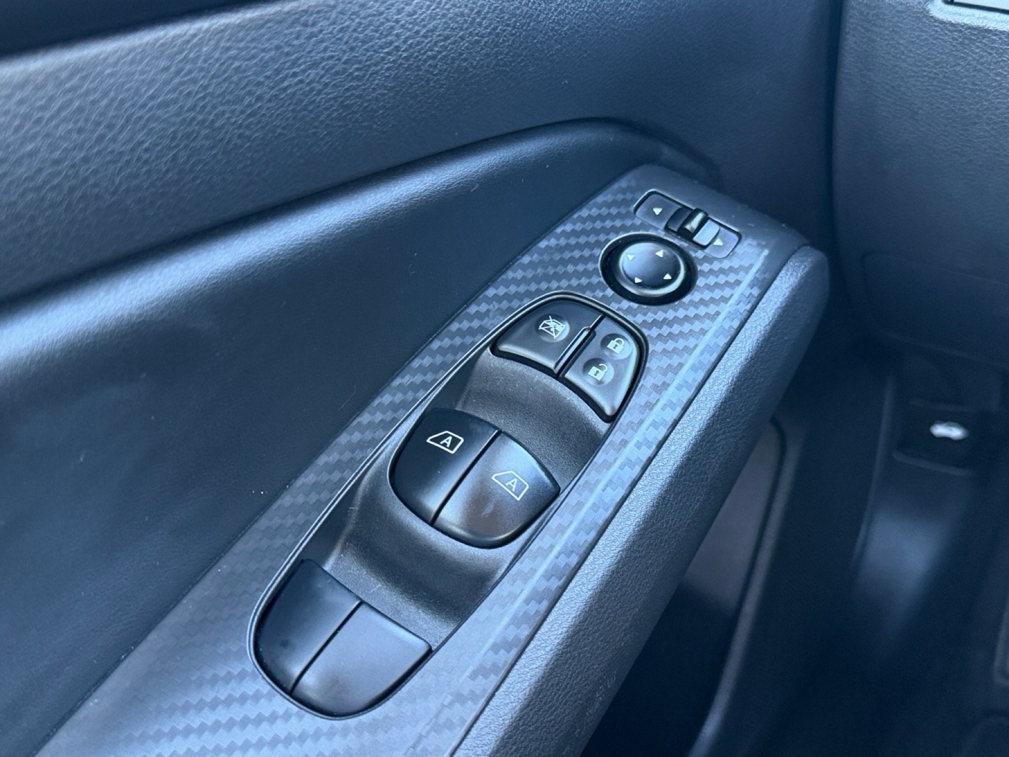 Used 2025 Super Black Nissan SV image 18