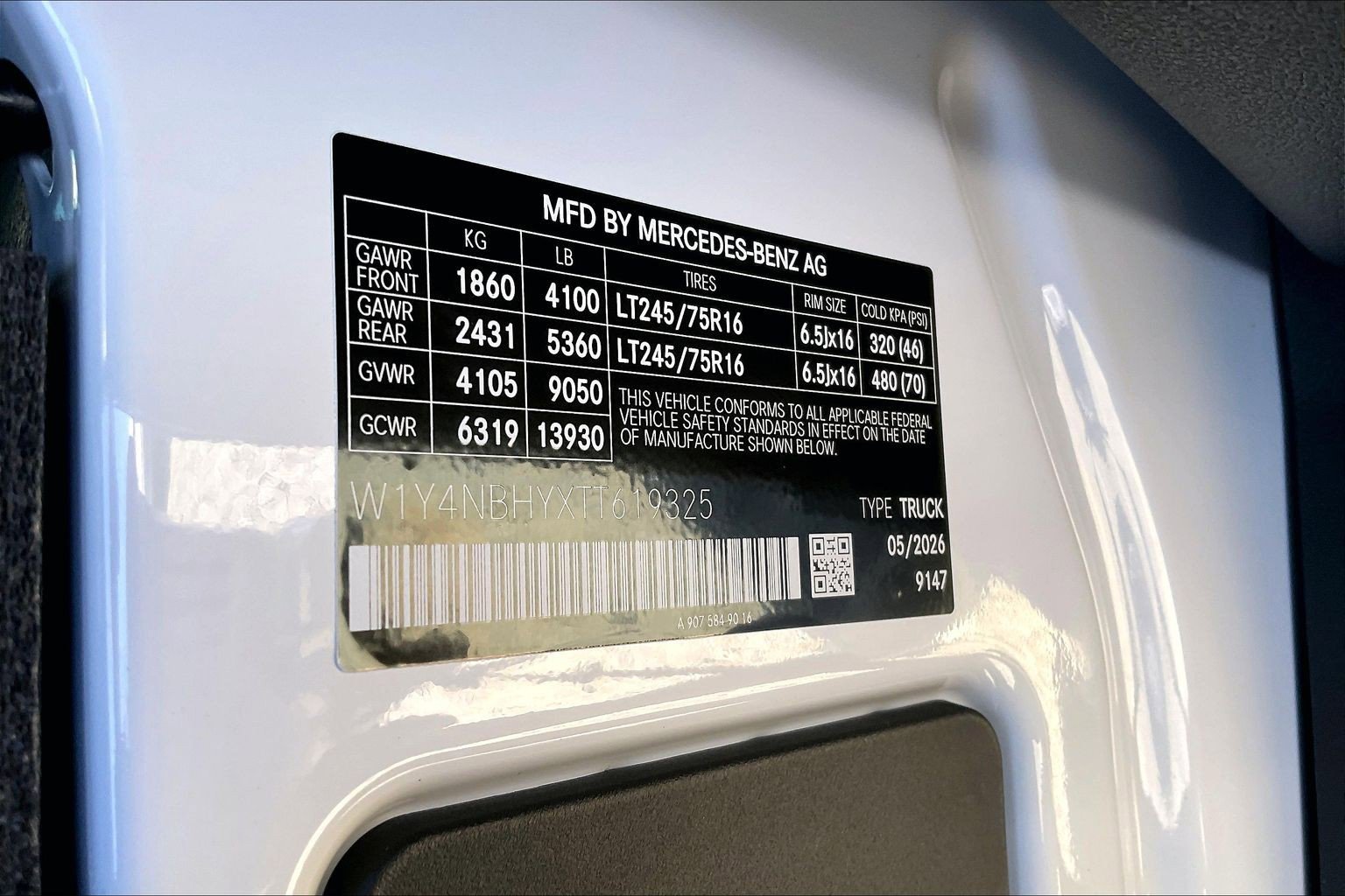 New 2026 Arctic White Mercedes-Benz Cargo 144 WB image 23