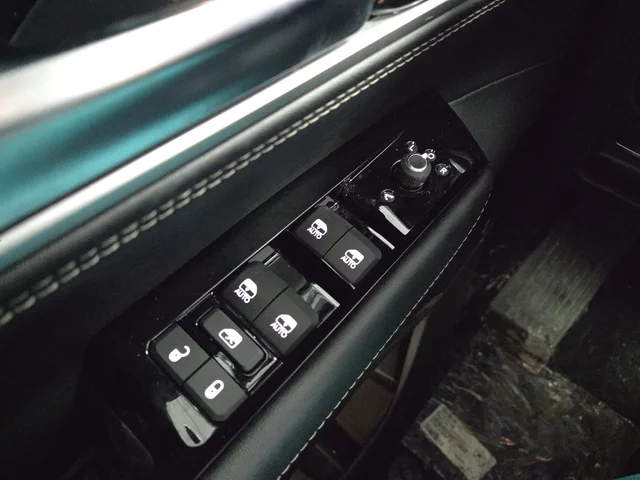 New 2026 High Gloss Black Exterior Paint Jeep Limited Altitude image 35