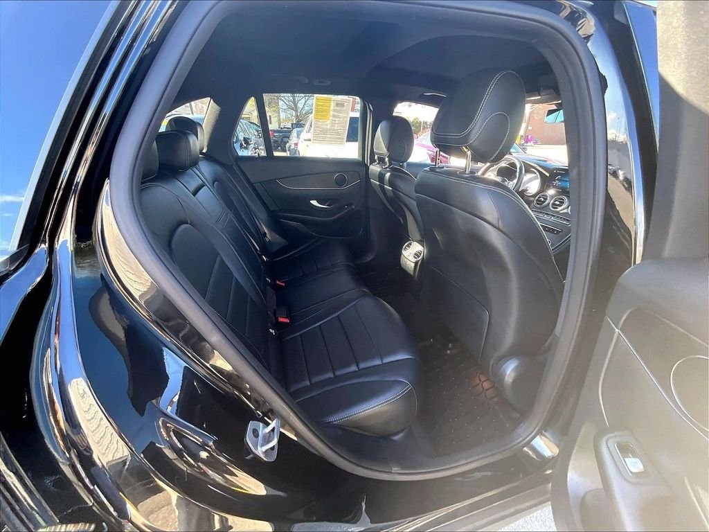 Used 2022 Black Mercedes-Benz GLC 300 image 16