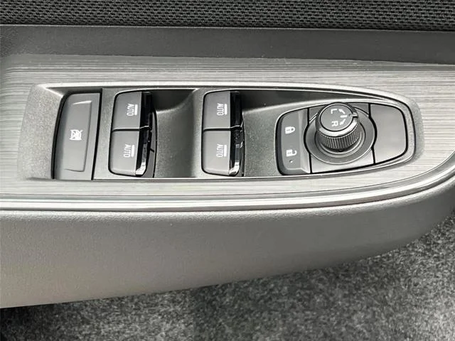 New 2026 ICE SILVER METALLIC Subaru Premium image 27