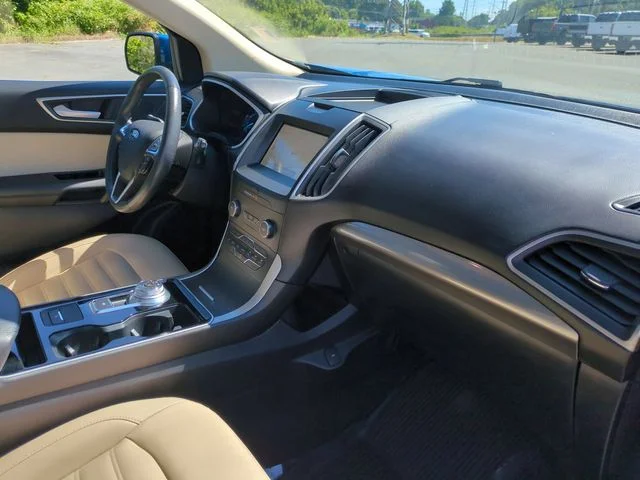 Used 2020 Blue Ford SEL image 35