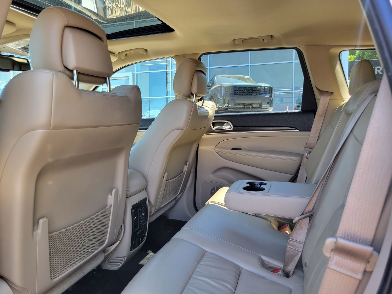 Used 2014 White Jeep Limited image 22