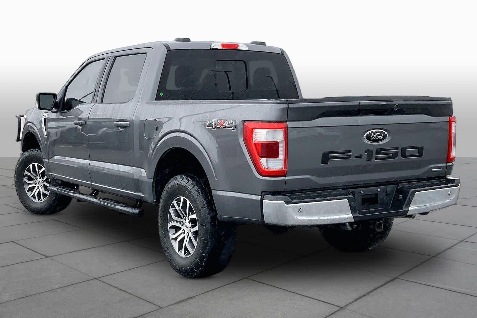 Used 2022 Light Blue Clearcoat Metallic Ford LARIAT image 12