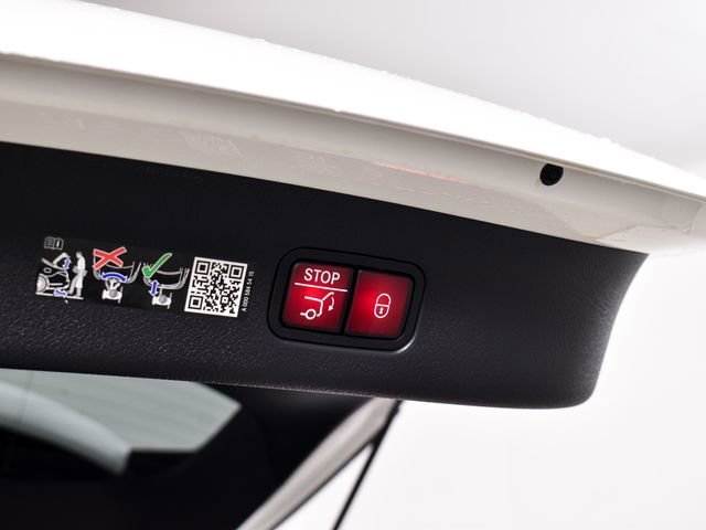 New 2026 Polar White Mercedes-Benz GLC 300 image 84