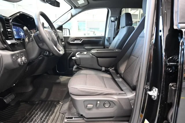 2026 Chevrolet Silverado 1500 LT - Photo 10