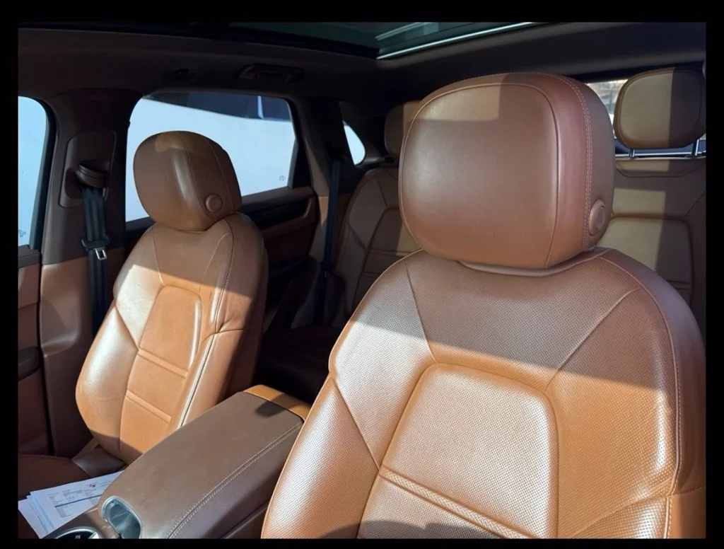 Used 2022  Porsche  image 11
