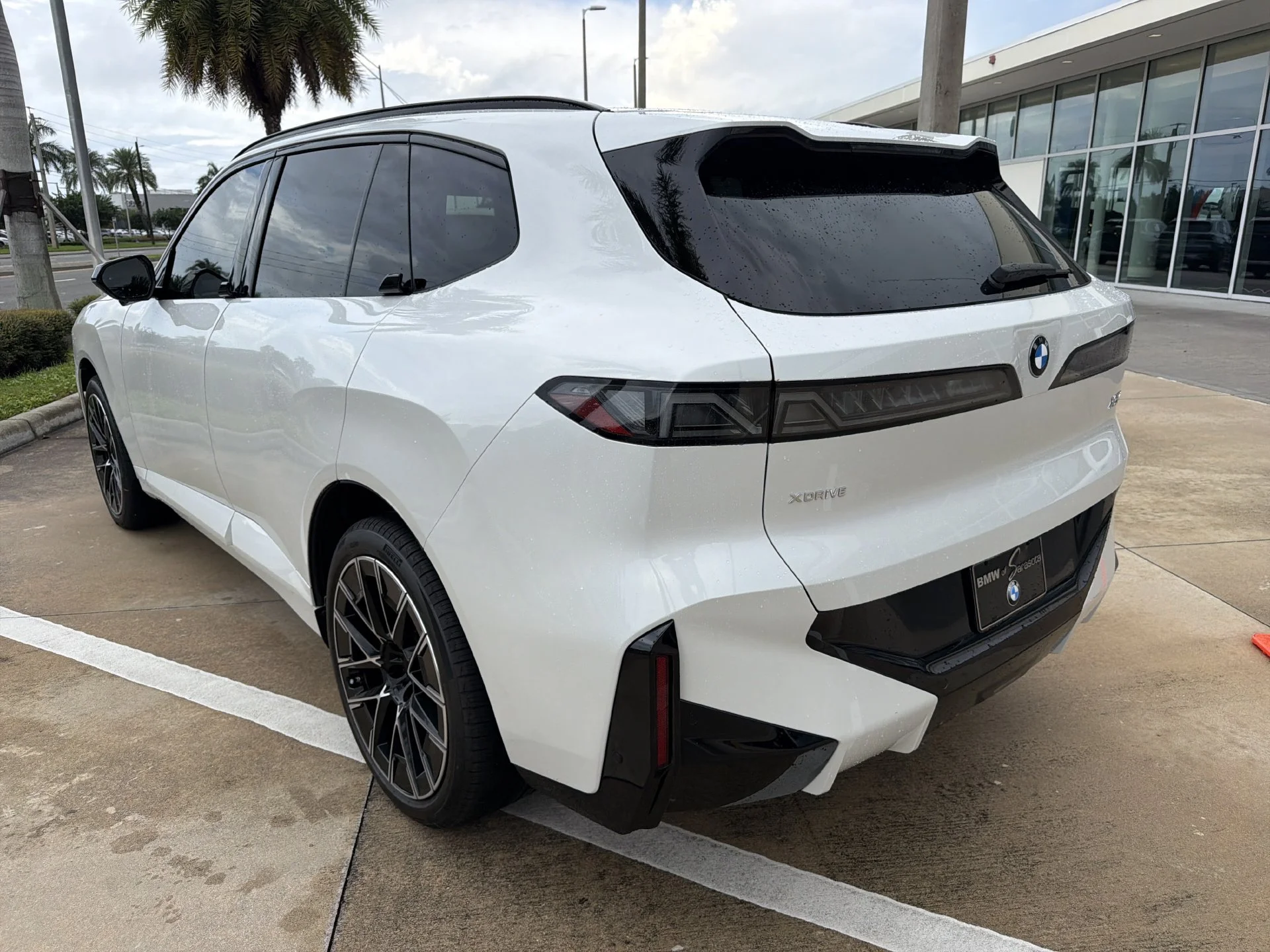 New 2027 Mineral White Metallic BMW  image 6