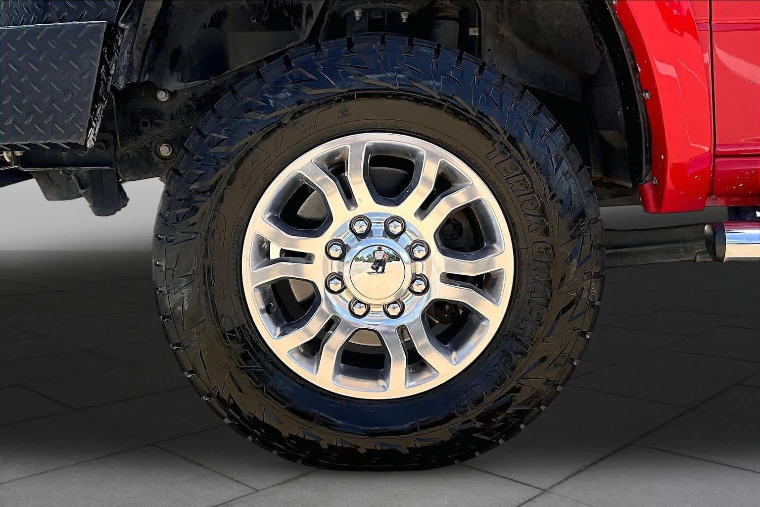 Used 2018 Flame Red Clearcoat Ram Laramie image 11