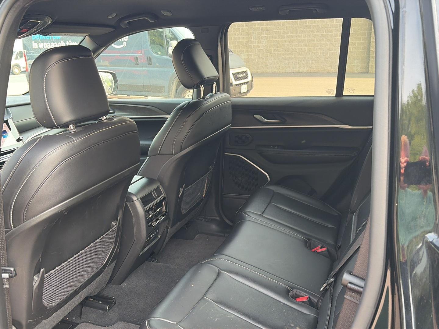 Used 2026 Diamond Black Crystal Pearlcoat Jeep Limited image 6