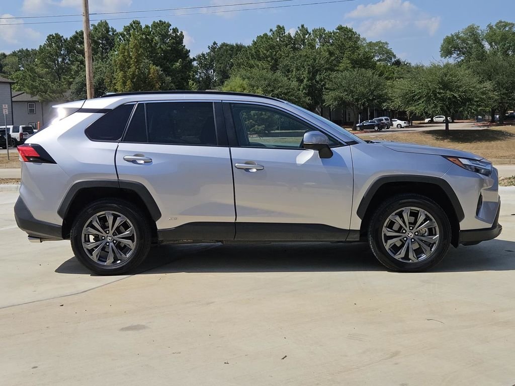 Used 2023 Silver Toyota XLE Premium image 9