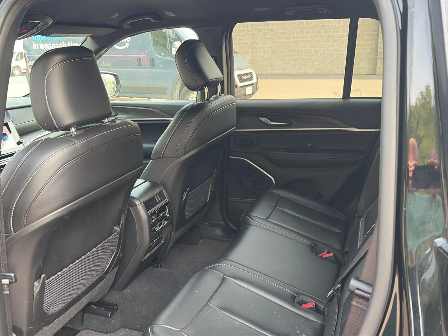 Used 2026 Diamond Black Crystal Pearlcoat Jeep Limited image 6