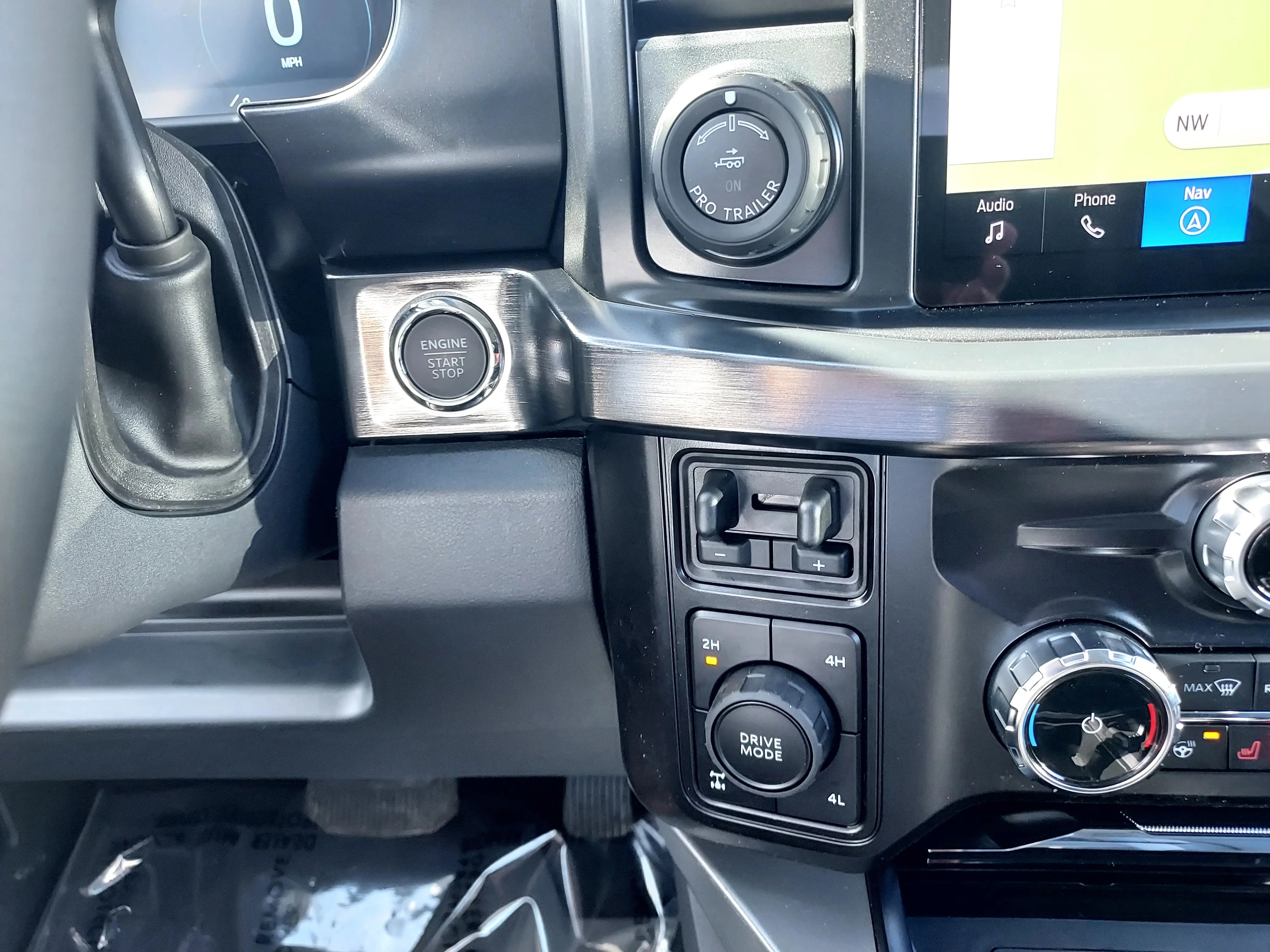 New 2026 Avalanche Ford LARIAT image 40