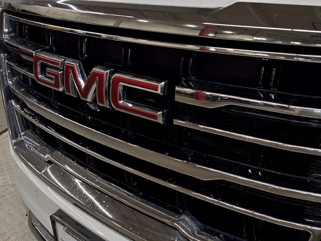 2022 GMC Yukon SLT - Photo 13