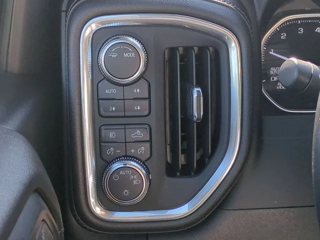 Used 2021 Blue GMC Elevation image 21