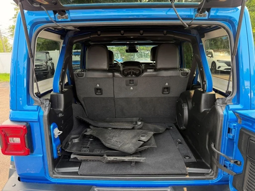 Used 2021 Hydro Blue Pearlcoat Jeep Rubicon 392 Unlimited 4x4 w/ Sky One-Touch Power Top image 5