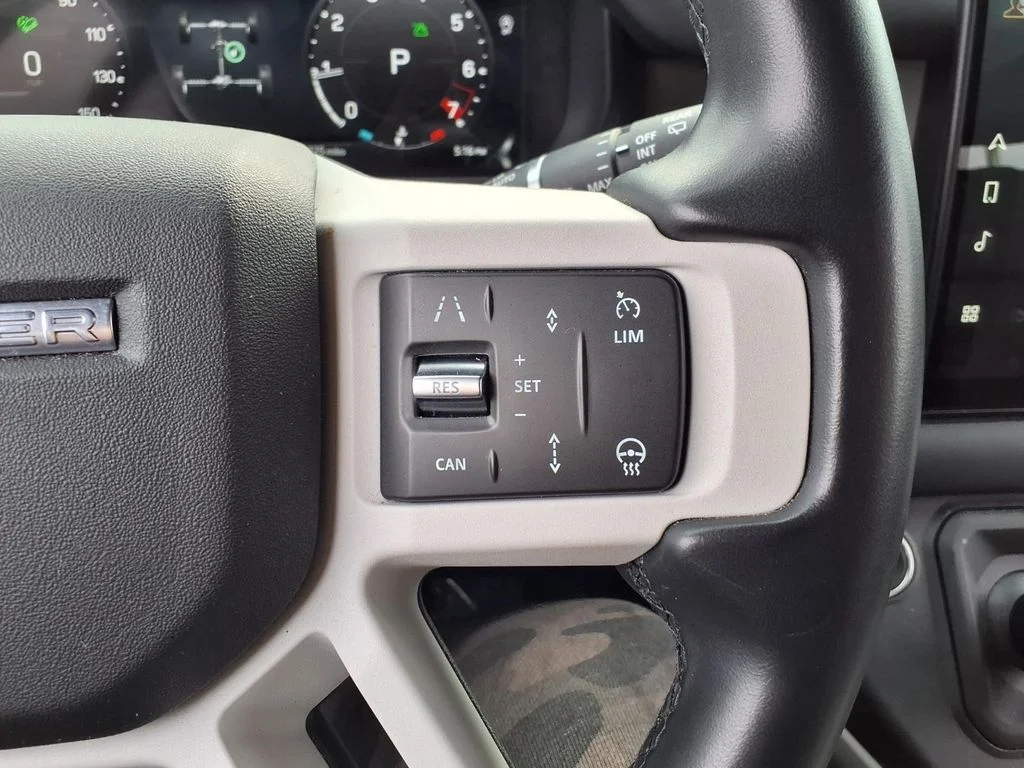 Used 2025 White Land Rover S image 14