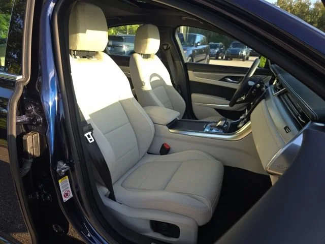 Used 2024 Blue Jaguar R-Dynamic SE image 12