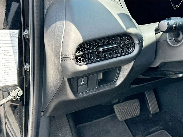 Used 2025 Black Honda LX image 10
