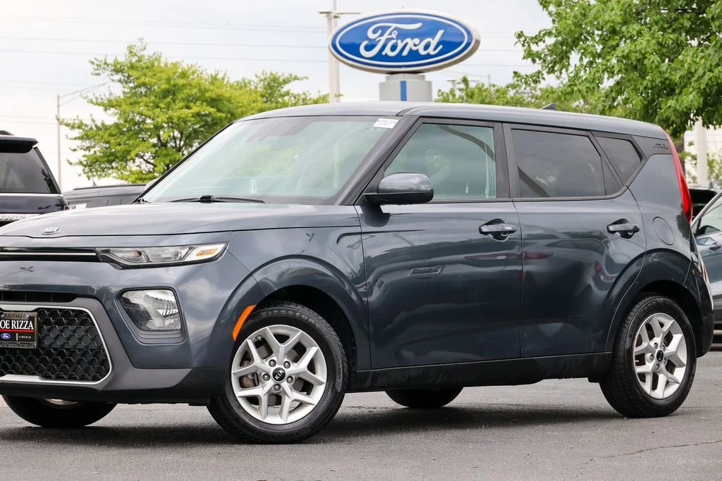 Used 2020 Gray Kia S image 4