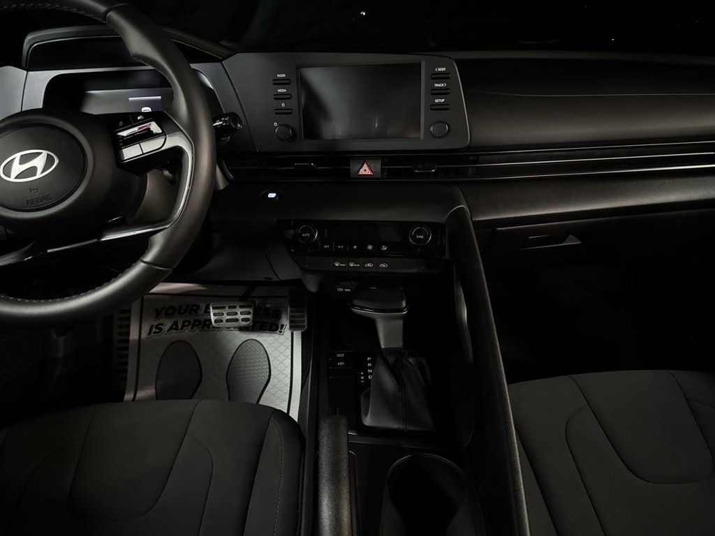 2025 Hyundai Elantra SEL - Photo 24