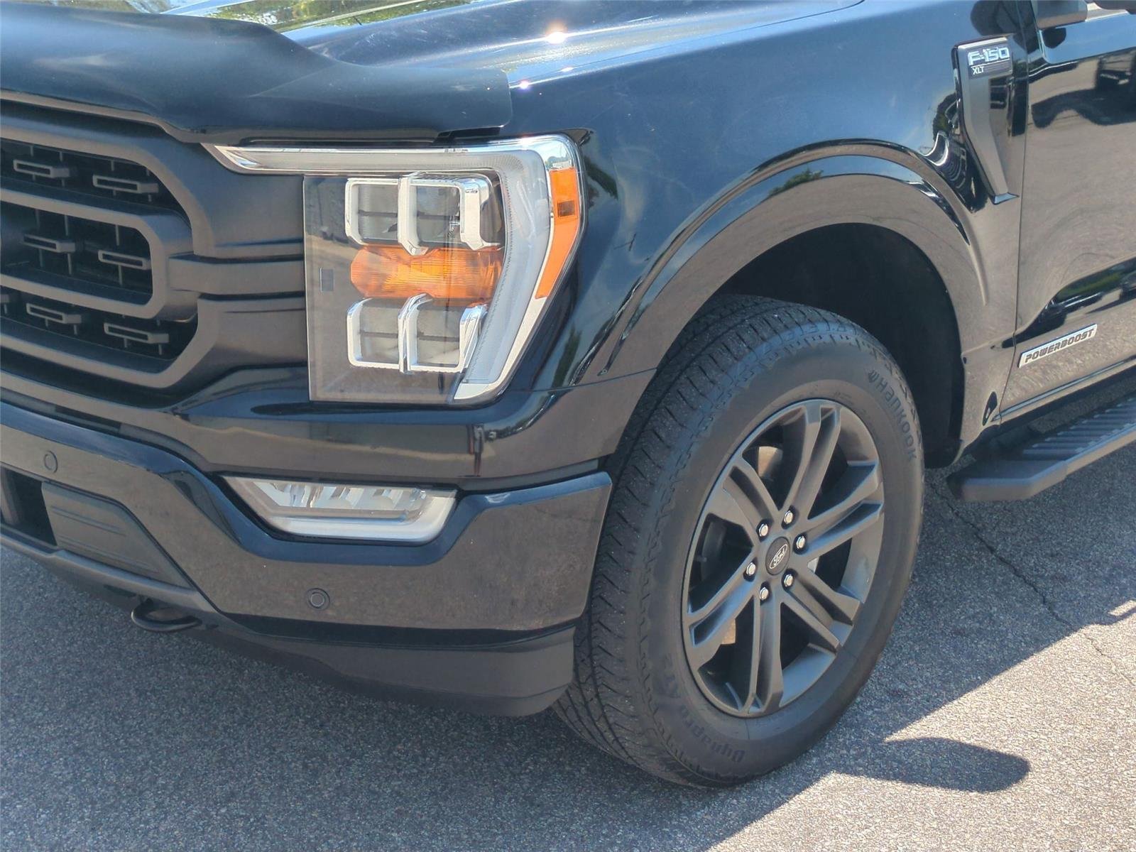Used 2022 Agate Black Metallic Ford XLT image 9