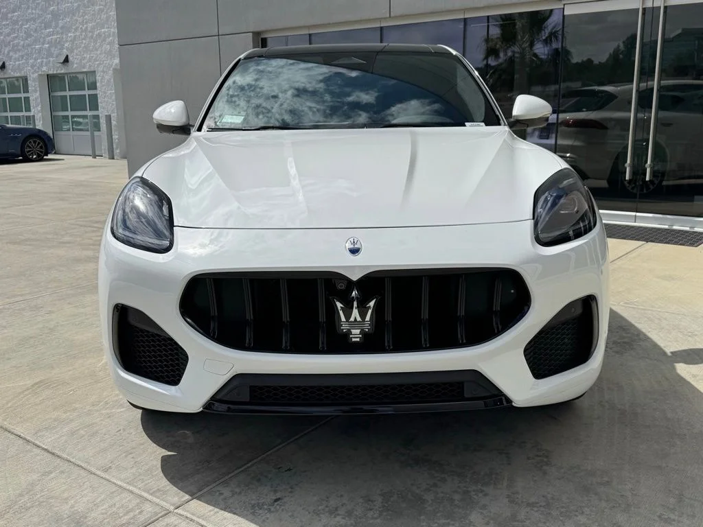 Used 2025 Bianco Maserati Modena image 3