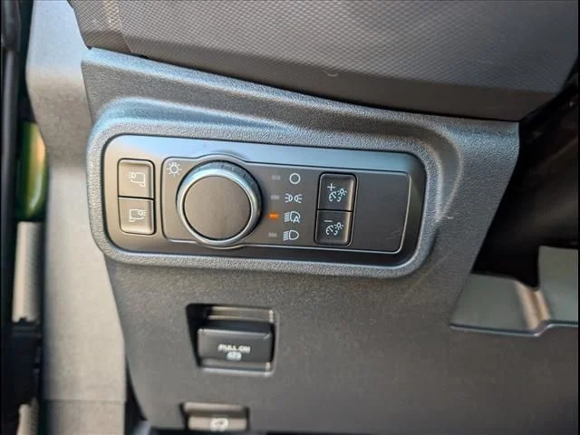 Used 2024 Green Metallic Ford Badlands image 14
