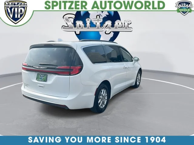 Used 2022 White Chrysler Touring L image 9