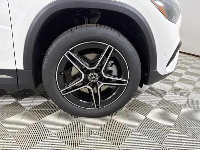 New 2026 Polar White Mercedes-Benz GLA 250 image 9
