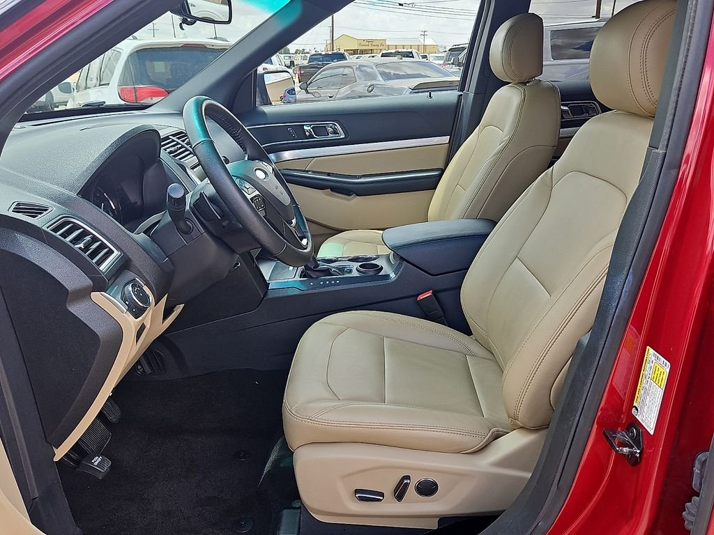 Used 2017 Ruby Red Metallic Tinted Clearcoat Ford XLT image 19