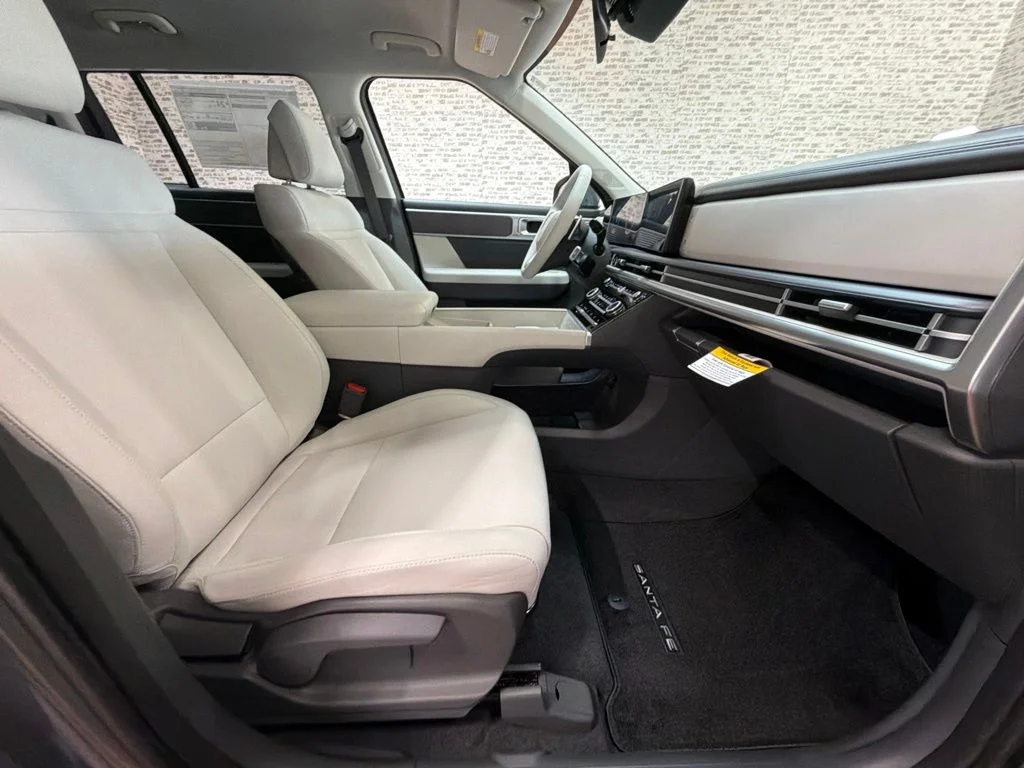 New 2027 Hampton Gray Hyundai SE image 12