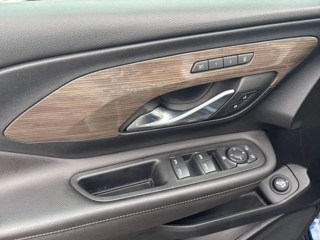 Used 2022 Blue GMC Denali image 19